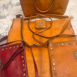 Chic Tan Leather Crossbody Bag